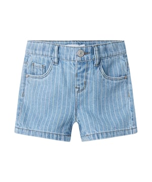 Diese Shorts kombinieren coolen Denim-Look mit einem frischen, gestreiften Design – perfekt für deinen Sommerstyle! Dank der normalen Passform sitzt sie bequem und bietet dir viel Bewegungsfreiheit. Der klassische 5-Pocket-Style, Reißverschluss mit Knopf und Gürtelschlaufen machen sie superpraktisch und alltagstauglich. Das stonewashed Finish sorgt für einen angesagten Used-Look, während das gewebte Label innen für angenehmen Tragekomfort steht. Einfach reinschlüpfen und los geht’s!