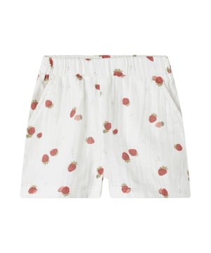 Diese Stoffshorts sind wie gemacht für sonnige Tage! Mit ihrer normalen Passform und der mittleren Leibhöhe sitzt du bequem und locker, ohne dass etwas zwickt. Der dehnbare Bund macht das An- und Ausziehen superleicht und sorgt für extra Tragekomfort. Das gerade geschnittene Bein lässt dir viel Bewegungsfreiheit – perfekt zum Spielen, Laufen oder einfach zum Entspannen. Das florale Früchte-Design bringt sommerliche Frische in deinen Look, während das gewebte Label innen für ein hochwertiges Finish sorgt. Ein fröhlicher Hingucker für jeden Tag!