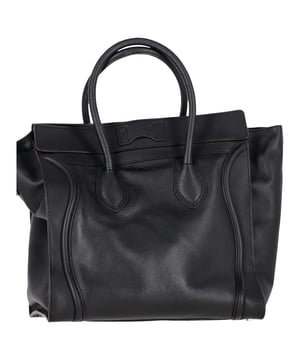 VINTAGE, RRP AS NEW
The Celine Mini Grained Luggage Tote in black leather is a sophisticated statement piece. Crafted from smooth calfskin leather, this bag features iconic rolled leather top handles adorned with signature Celine scroll trim, offering both style and practicality for everyday use or travel.
with Dust bag
Celine Mini Grained Luggage Tote in Black Leather
Condition: very good
Signs of wear: No retail tag, No visible sign of wear., 
Packaging: Dust bag
Color: black
Material: Leather | leather
Size: One Size | One Size
SKU: 458814 / NAPPUGBBA431535W  
Dimensions:  Length: 220 mm, Width: 50 mm, Height: 150 mm