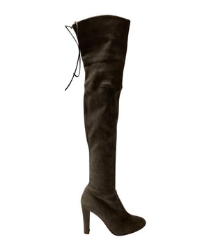 VINTAGE, RRP AS NEW
Stuart Weitzman says these over-the-knee 'Highland' boots are "unequivocally the hottest boot of the season." This supple grey stretch-suede pair is lined in smooth satin and finished with a tie-fastening drawstring top to keep them comfortably in place. They look especially chic peaking through a high slit.

Stuart Weitzman Highland Over The Knee Boots in Grey Suede
Condition: excellent
Color: Grey
Material: Suede
Size: 7.5UK/ 9US
Sign of wear: Yes
SKU: 95078