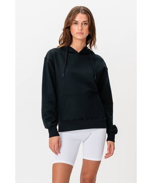 Descubre comodidad y estilo con nuestra sudadera con capucha Heavy - Negra, especialmente diseñada para mujeres. Esta sudadera con capucha combina looks atemporales con una alta funcionalidad, perfecta para cualquier ocasión. Fabricada con 80% algodón y 20% poliéster, ofrece un ajuste cómodo y una durabilidad duradera. Ideal para quienes valoran tanto la moda como la comodidad en su armario. Ya sea que estés afuera o adentro, esta sudadera con capucha se convertirá en una pieza indispensable en tu colección.