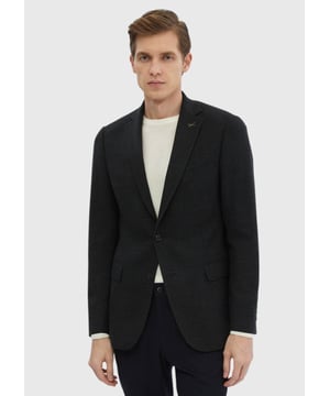 Ramsey-Anzüge sind ein Muss für moderne Männer und vereinen Stil und Selbstbewusstsein für Alltag und Beruf. Gefertigt aus hochwertigen Stoffen