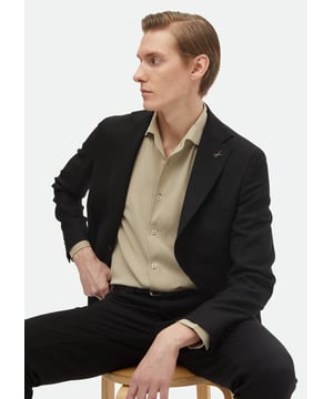 Ramsey-Anzüge sind ein Muss für moderne Männer und vereinen Stil und Selbstbewusstsein für Alltag und Beruf. Gefertigt aus hochwertigen Stoffen