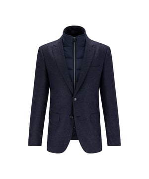 Herenjas Boss H-Hutson Blazer. Een innovatief jasje in een gestroomlijnde pasvorm van BOSS Menswear. Gemaakt van modern tweed gemaakt van garens rijk aan scheerwol met een vleugje zijde, heeft deze single-breasted blazer een afneembare binnenzijde met rits en lichtgewicht vulling. Klepzakken, revers en een tweeknoopssluiting zorgen voor een authentieke afwerking. Materiaal: 62% Virgin Wool, 18% Polyamide, 10% Zijde, 8% Polyester, 2% Elastane. Ref: 50458766401.