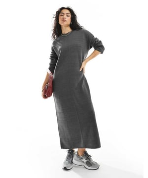 Dresses by ASOS DESIGN Low effort, high reward Crew neck Drop shoulders Seam detail Oversized fitSold By: Asos