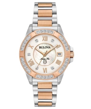 Dit Bulova Marine Star analoge horloge voor dames is het perfecte sieraad om te dragen of als cadeau te geven. De multicolour 32 mm ronde kast, gecombineerd met de comfortabele multicolour roestvrijstalen horlogeband, zorgt ervoor dat je van dit prachtige horloge kunt genieten zonder enige compromissen. Aangedreven door een hoogwaardig kwarts uurwerk en waterdicht tot 10 bar, blijft je horloge ticken. Dit elegante, modieuze horloge is bezet met prachtige stenen en de kleur van de wijzerplaat is gemaakt van wit parelmoer, wat het een perfect cadeau maakt voor Nieuwjaar, een verjaardag, Valentijnsdag, enzovoort - het horloge heeft een kalenderfunctie: datum, luminescente wijzer. Hoogwaardige multicolour roestvrijstalen band van 19 cm lang en 14 mm breed met een vouwsluiting. Kastdiameter: 32 mm, kasthoogte: 12 mm en kastkleur: multicolour. Wijzerplaatkleur: parelmoer.