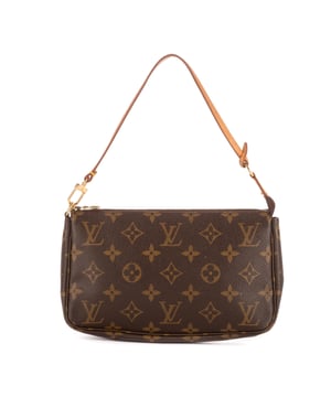 Louis Vuitton Bolsas Accessory Pouch  Bolsa en Marrón Lona recubierta y Latón dorado hardware. El producto está en en Excelentes Condiciones (A).
  Dimensiones: 21x12x4 cm 
  Accesorios incluidos: None
    
  BrandCo Paris encuentra artículos raros y en las mejores condiciones a precios increíbles. ¡Vale la pena tener paciencia! Compra con confianza: todos los artículos de BrandCo Paris son seleccionados y autenticados cuidadosamente por nuestro equipo de expertos.
  Todos los artículos vienen con un certificado de autenticidad y un embalaje entregado por BrandCo Paris.
  Tabla de clasificación de la condición del artículo
  N (como nuevo)
  AA (perfecto estado)
  A (excelente estado)
  AB (muy buen estado)
  B (bueno/regular)