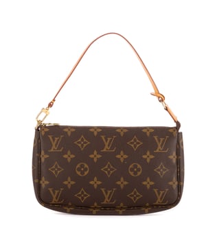 Louis Vuitton Bolsas Accessory Pouch  Bolsa en Marrón Lona recubierta y Latón dorado hardware. El producto está en en Excelentes Condiciones (A).
  Dimensiones: 21x12x4 cm 
  Accesorios incluidos: None
    
  BrandCo Paris encuentra artículos raros y en las mejores condiciones a precios increíbles. ¡Vale la pena tener paciencia! Compra con confianza: todos los artículos de BrandCo Paris son seleccionados y autenticados cuidadosamente por nuestro equipo de expertos.
  Todos los artículos vienen con un certificado de autenticidad y un embalaje entregado por BrandCo Paris.
  Tabla de clasificación de la condición del artículo
  N (como nuevo)
  AA (perfecto estado)
  A (excelente estado)
  AB (muy buen estado)
  B (bueno/regular)