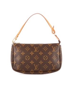 Louis Vuitton Bolsas Accessory Pouch  Bolsa en Marrón Lona recubierta y Latón dorado hardware. El producto está en en Excelentes Condiciones (A).
  Dimensiones: 21x12x4 cm 
  Accesorios incluidos: None
    
  BrandCo Paris encuentra artículos raros y en las mejores condiciones a precios increíbles. ¡Vale la pena tener paciencia! Compra con confianza: todos los artículos de BrandCo Paris son seleccionados y autenticados cuidadosamente por nuestro equipo de expertos.
  Todos los artículos vienen con un certificado de autenticidad y un embalaje entregado por BrandCo Paris.
  Tabla de clasificación de la condición del artículo
  N (como nuevo)
  AA (perfecto estado)
  A (excelente estado)
  AB (muy buen estado)
  B (bueno/regular)