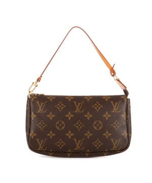 Louis Vuitton Tassen Accessory Pouch  Buidel in de Bruin Gecoat canvas in de Gouden Messing  hardware. Het product is in In Uitstekende Staat (A).
  Afmetingen: 21x12x4 cm 
  Inclusief accessoires: None
      
  BrandCo Paris vindt zeldzame artikelen in de beste staat voor ongelooflijke prijzen. Het is de moeite waard om geduldig te zijn! Koop met vertrouwen: alle artikelen van BrandCo Paris worden zorgvuldig geselecteerd en geverifieerd door ons team van experts.

  Alle artikelen worden geleverd met een certificaat van echtheid en verpakt door BrandCo Paris.

  Classificatietabel voor de conditie van het artikel:

  N (als nieuw)
  AA (perfecte staat)
  A (uitstekende staat)
  AB (zeer goede staat)
  B (goede/redelijke staat)
