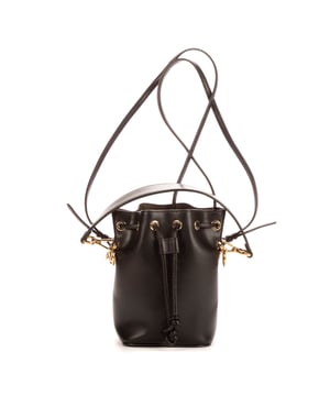Fendi Tassen Bucket  Schoudertas in de Zwart Kalfsleer in de Goud  hardware. Het product is in In Perfecte Staat (AA).
  Afmetingen: 35x30x15 cm 
  Inclusief accessoires: NONE
      
  BrandCo Paris vindt zeldzame artikelen in de beste staat voor ongelooflijke prijzen. Het is de moeite waard om geduldig te zijn! Koop met vertrouwen: alle artikelen van BrandCo Paris worden zorgvuldig geselecteerd en geverifieerd door ons team van experts.

  Alle artikelen worden geleverd met een certificaat van echtheid en verpakt door BrandCo Paris.

  Classificatietabel voor de conditie van het artikel:

  N (als nieuw)
  AA (perfecte staat)
  A (uitstekende staat)
  AB (zeer goede staat)
  B (goede/redelijke staat)