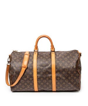 Louis Vuitton Taschen Keepall Bandouliere 50 Reisetasche und Braun Beschichtete Leinwand und Goldenes Messing hardware. Das Produkt ist auf In Zeer Goede Staat (AB).
  Abmessungen: 50x26x22 cm 
  Zubehör inklusive: Strap
  
  BrandCo Paris hat seltene Artikel und die besten Konditionen zu unglaublichen Preisen vorgestellt. ¡Vale la pena tener paciencia! Kaufen Sie mit Vertrauen: Alle Artikel von BrandCo Paris sind von unserem Expertenteam ausgewählt und authentisch.
  Alle Artikel enthalten ein Echtheitszertifikat und wurden von BrandCo Paris übernommen.
  Tabelle zur Klassifizierung des Artikelzustands
  N (wie neu)
  AA (perfekter Zustand)
  A (ausgezeichneter Zustand)
  AB (sehr guter Zustand)
  B (gut/mittelmäßig)