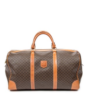 Celine Bolsas Vintage Large Travel Boston  Bolsa de viaje en Marrón Lona recubierta y Oro hardware. El producto está en en Muy Buenas Condiciones (AB).
  Dimensiones: 49x25x23 cm 
  Accesorios incluidos: Cadenas; Keys in Clochette
    
  BrandCo Paris encuentra artículos raros y en las mejores condiciones a precios increíbles. ¡Vale la pena tener paciencia! Compra con confianza: todos los artículos de BrandCo Paris son seleccionados y autenticados cuidadosamente por nuestro equipo de expertos.
  Todos los artículos vienen con un certificado de autenticidad y un embalaje entregado por BrandCo Paris.
  Tabla de clasificación de la condición del artículo
  N (como nuevo)
  AA (perfecto estado)
  A (excelente estado)
  AB (muy buen estado)
  B (bueno/regular)