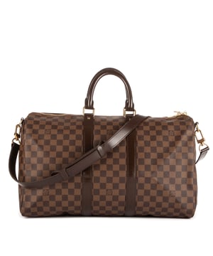 Louis Vuitton Tassen Keepall Bandouliere 45 Reistas in de Bruin Gecoat canvas in de Gouden Messing  hardware. Het product is in In Perfecte Staat (AA).
  Afmetingen: 45x24x20 cm 
  Inclusief accessoires: Strap
      
  BrandCo Paris vindt zeldzame artikelen in de beste staat voor ongelooflijke prijzen. Het is de moeite waard om geduldig te zijn! Koop met vertrouwen: alle artikelen van BrandCo Paris worden zorgvuldig geselecteerd en geverifieerd door ons team van experts.

  Alle artikelen worden geleverd met een certificaat van echtheid en verpakt door BrandCo Paris.

  Classificatietabel voor de conditie van het artikel:

  N (als nieuw)
  AA (perfecte staat)
  A (uitstekende staat)
  AB (zeer goede staat)
  B (goede/redelijke staat)