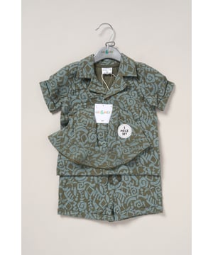 This outfit set from Lily and Jack includes a muslin shirt, shorts, and a bucket hat, all featuring a fun all-over print. Light, breathable, and stylish, this set is perfect for keeping your little one cool and cute on sunny days, with a coordinated look for effortless dressing.