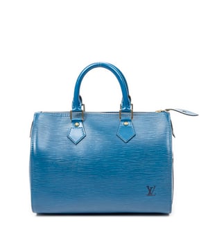 Louis Vuitton Tassen Speedy 25 Handtas in de Blauw Kalfsleer in de Gouden Messing  hardware. Het product is in In Uitstekende Staat (A).
  Afmetingen: 27x19x15 cm 
  Inclusief accessoires: None
      
  BrandCo Paris vindt zeldzame artikelen in de beste staat voor ongelooflijke prijzen. Het is de moeite waard om geduldig te zijn! Koop met vertrouwen: alle artikelen van BrandCo Paris worden zorgvuldig geselecteerd en geverifieerd door ons team van experts.

  Alle artikelen worden geleverd met een certificaat van echtheid en verpakt door BrandCo Paris.

  Classificatietabel voor de conditie van het artikel:

  N (als nieuw)
  AA (perfecte staat)
  A (uitstekende staat)
  AB (zeer goede staat)
  B (goede/redelijke staat)
