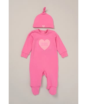 Perfect for everyday wear, this 2-piece set from DKNY includes a soft cotton all-in-one suit and a matching hat to keep little ones cosy and covered. Designed with comfort in mind, it's an easy go-to for playdates, naps, and everything in between.