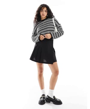 Jumpers & Cardigans by ASOS DESIGN Knitwear until further notice Stripe design Crew neck Long sleeves Cropped length Relaxed fitSold By: Asos