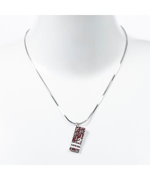 Dior Sieraden Trotter Necklace  Ketting in de Zilver Roestvrij staal zonder nikkel in de Zilver  hardware. Het product is in In Uitstekende Staat (A).
  Kettinglengte: 21 cm
  Hangerbreedte: 2.5 cm
  Hangerhoogte: 1 cm 
  Inclusief accessoires: None
      
  BrandCo Paris vindt zeldzame artikelen in de beste staat voor ongelooflijke prijzen. Het is de moeite waard om geduldig te zijn! Koop met vertrouwen: alle artikelen van BrandCo Paris worden zorgvuldig geselecteerd en geverifieerd door ons team van experts.

  Alle artikelen worden geleverd met een certificaat van echtheid en verpakt door BrandCo Paris.

  Classificatietabel voor de conditie van het artikel:

  N (als nieuw)
  AA (perfecte staat)
  A (uitstekende staat)
  AB (zeer goede staat)
  B (goede/redelijke staat)