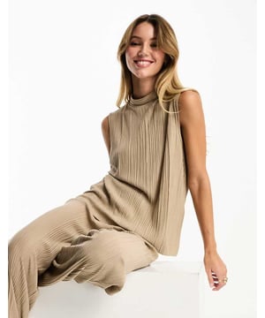 Tops by Vero Moda Part of a co-ord set Trousers sold separately High neck Sleeveless style Regular fitSold By: Asos