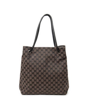 Gucci Bolsas Gifford Tote  Bolso bandolera en Marrón oscuro Lienzo y Plata hardware. El producto está en en Perfectas Condiciones (AA).
  Dimensiones: 29x32x11.5 cm 
  Accesorios incluidos: None
    
  BrandCo Paris encuentra artículos raros y en las mejores condiciones a precios increíbles. ¡Vale la pena tener paciencia! Compra con confianza: todos los artículos de BrandCo Paris son seleccionados y autenticados cuidadosamente por nuestro equipo de expertos.
  Todos los artículos vienen con un certificado de autenticidad y un embalaje entregado por BrandCo Paris.
  Tabla de clasificación de la condición del artículo
  N (como nuevo)
  AA (perfecto estado)
  A (excelente estado)
  AB (muy buen estado)
  B (bueno/regular)