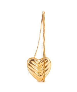 Yves Saint Laurent Bolsas Heart Mini  Bolso bandolera en Oro Piel de becerro y Oro hardware. El producto está en en Perfectas Condiciones (AA).
  Dimensiones: 24x17x7 cm 
  Accesorios incluidos: Dustbag; Box
    
  BrandCo Paris encuentra artículos raros y en las mejores condiciones a precios increíbles. ¡Vale la pena tener paciencia! Compra con confianza: todos los artículos de BrandCo Paris son seleccionados y autenticados cuidadosamente por nuestro equipo de expertos.
  Todos los artículos vienen con un certificado de autenticidad y un embalaje entregado por BrandCo Paris.
  Tabla de clasificación de la condición del artículo
  N (como nuevo)
  AA (perfecto estado)
  A (excelente estado)
  AB (muy buen estado)
  B (bueno/regular)