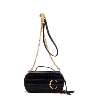 Chloé Bolsas Eyewear Mini Bolso bandolera en Azul marino Piel de becerro y Oro hardware. El producto está en en Perfectas Condiciones (AA).
  Dimensiones: 0x0x0 cm 
  Accesorios incluidos: None
    
  BrandCo Paris encuentra artículos raros y en las mejores condiciones a precios increíbles. ¡Vale la pena tener paciencia! Compra con confianza: todos los artículos de BrandCo Paris son seleccionados y autenticados cuidadosamente por nuestro equipo de expertos.
  Todos los artículos vienen con un certificado de autenticidad y un embalaje entregado por BrandCo Paris.
  Tabla de clasificación de la condición del artículo
  N (como nuevo)
  AA (perfecto estado)
  A (excelente estado)
  AB (muy buen estado)
  B (bueno/regular)
