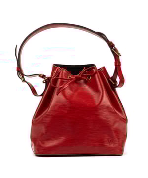 Louis Vuitton Taschen Noe PM Umhängetasche und Rot Kalbsleder und Goldenes Messing hardware. Das Produkt ist auf In Uitstekende Staat (A).
  Abmessungen: 24x26x18 cm 
  Zubehör inklusive: None
  
  BrandCo Paris hat seltene Artikel und die besten Konditionen zu unglaublichen Preisen vorgestellt. ¡Vale la pena tener paciencia! Kaufen Sie mit Vertrauen: Alle Artikel von BrandCo Paris sind von unserem Expertenteam ausgewählt und authentisch.
  Alle Artikel enthalten ein Echtheitszertifikat und wurden von BrandCo Paris übernommen.
  Tabelle zur Klassifizierung des Artikelzustands
  N (wie neu)
  AA (perfekter Zustand)
  A (ausgezeichneter Zustand)
  AB (sehr guter Zustand)
  B (gut/mittelmäßig)