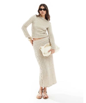 Skirts by Vero Moda Part of a co-ord set Top sold separately High rise Elasticated waist Regular fitSold By: Asos