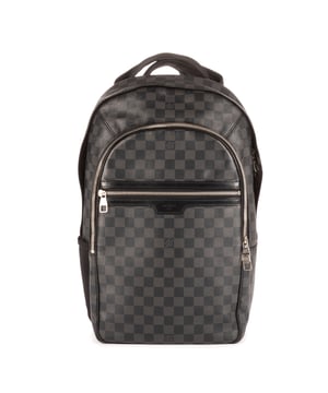 Louis Vuitton Tassen Michael Backpack  Rugzak in de Grijs Gecoat canvas in de Zilver  hardware. Het product is in In Perfecte Staat (AA).
  Afmetingen: 33x44x13 cm 
  Inclusief accessoires: NONE
      
  BrandCo Paris vindt zeldzame artikelen in de beste staat voor ongelooflijke prijzen. Het is de moeite waard om geduldig te zijn! Koop met vertrouwen: alle artikelen van BrandCo Paris worden zorgvuldig geselecteerd en geverifieerd door ons team van experts.

  Alle artikelen worden geleverd met een certificaat van echtheid en verpakt door BrandCo Paris.

  Classificatietabel voor de conditie van het artikel:

  N (als nieuw)
  AA (perfecte staat)
  A (uitstekende staat)
  AB (zeer goede staat)
  B (goede/redelijke staat)