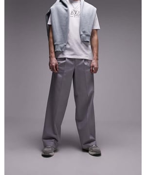 Trousers & Chinos by Topman Welcome to the next phase of Topman Regular rise Elasticated waistband Concealed fly Side pockets Regular fitSold By: Asos