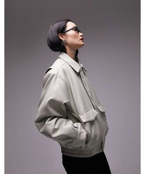 Coats & Jackets by Topshop Welcome to the next phase of Topshop Spread collar Zip fastening Functional pockets Regular fitSold By: Asos