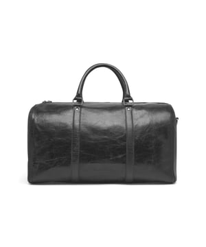 Real leather weekend bag from Bolongaro Trevor, with large spacious interior with multiple compartments and pockets. Complete with top handle and adjustable strap, this bag is suitable for any occasion.
Dimensions 23cm x 35cm x 48cm.