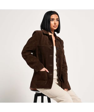 Barneys Originals Real Buffalo Suede Car Coat – Chocolate Brown

Crafted from premium buffalo suede, this classic car coat from Barneys Originals brings effortless sophistication to your wardrobe. The rich chocolate brown tone adds depth and versatility, while the relaxed fit ensures comfort without compromising on style.

Featuring a clean button-down front, practical patch pockets, and a back vent for ease of movement, this timeless piece is perfect for layering throughout the seasons. Whether you're dressing up or keeping it casual, the luxurious suede finish makes this a standout staple.

– 100% real buffalo suede
– Relaxed fit
– Button front fastening
– Front patch pockets
– Back vent for comfort and mobility
– Deep chocolate brown tone

Perfect for transitional weather and a must-have for anyone who appreciates classic outerwear with a modern edge.