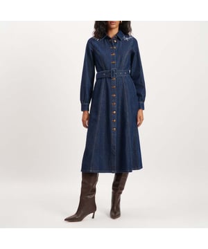 Women's Nobodys Child Pase Floral Embroidered Midi Dress. The dress that does it all. This embroidered denim shirt dress will add a touch of western charm to your wardrobe. We love its button front, long sleeves and flattering belt. Turn around to show off the back embroidery. We’re wearing ours with boots.- Collar Long sleeves.- Belted.- Fit and flare cut.- Bronze-tone NC buttons.- Size tip: we recommend your usual size. Material: 100% Organic Cotton. Ref: D242593BLU.