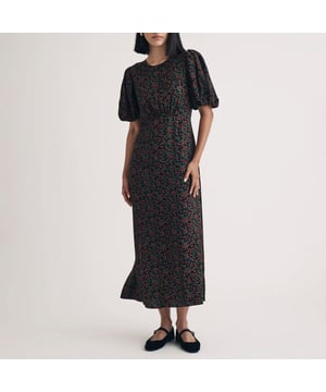Women's Nobodys Child Tallulah Midi Dress. A new take on Tallulah. Decorated in a red cherry print, we think she’s just what your wardrobe’s always wanted. Style yours with so-now Mary Jane shoes.- Round neck.- Mid-length puff sleeves.- Curved waist seam.- Concealed zip fastening.- Relaxed skirt that skims the body. Material: 100% Ecovero™ Viscose. Ref: D242037MLT.