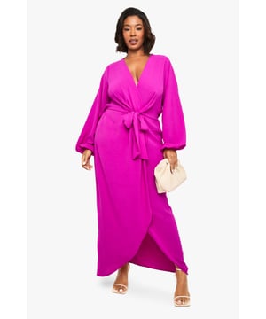 boohoo PlusYou&rsquo;ll find full on fashion for the fuller figure with the boohoo Plus range. Delivering directional designs for UK sizes 16 to 24, this ultra-flattering collection combines perfectly proportioned fits with statement styles so that you can stay on top of this season&rsquo;s trends.