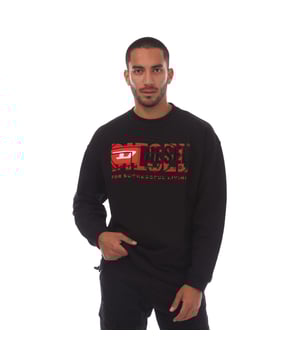Heren Diesel S-Baxt-N1 Sweatshirt in het zwart. - Geribbelde ronde hals. - Geribbelde manchetten en zoom. - 3D logo borduurwerk aan de voorkant. - Contrasterende stiksels. - Korte zijsplitten. - Rechte zoom. - 100% Katoen. - Ref: A121500IAJH9XX