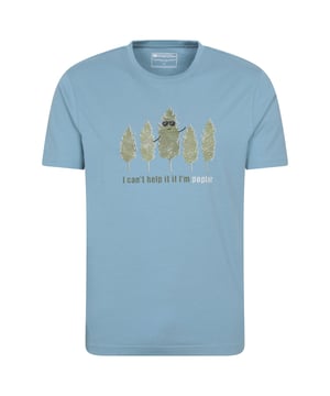 100% Katoen. Ontwerp: Grafische druk, Tekst. Hals: Crew Neck. Mouwtype: Korte mouwen. Stoftechnologie: Lichtgewicht. XS: 35 in. S: 37 in. M: 40 in. L: 43 in. XL: 46 in. XXL: 49 in. 3XL: 53 in. 4XL: 56 in.