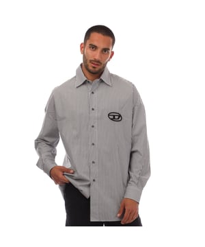 Mens Diesel S-Douber Shirt in black - white..- Classic collar.- Long sleeves with button cuffs.- Front button fastening.- Vertical stripe pattern.- Embroidered logo at the chest.- Oversize frame.- Rear curved hem.- Poplin texture.- 100% Cotton.- Ref: A106830DNAN9XX