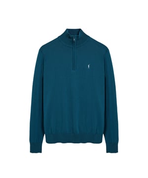 Verleihen Sie Ihrem Look eine raffinierte Note mit unserem Strickpullover aus Baumwolle für Herren. Er verfügt über einen praktischen halben Reißverschluss und gerippte Details an Kragen, Ärmeln und Taille für einen perfekten Sitz und eine ideale Passform. Das dezente marineblaue Nahtband am Kragen mit eingraviertem Polo Club Logo unterstreichen die Eleganz dieses Pullovers. Charakteristische Stickerei unseres Rigby Go-Logos in Kontrastfarbe auf der Brust. Ein vielseitiges Kleidungsstück, das sowohl zu einem lässigen als auch zu einem formelleren Look passt.