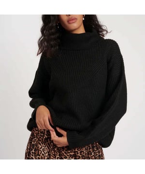 Women's Nobodys Child Longline Funnel Neck Sweater. Make a cosy update to your current jumper collection with this classic black layer. Your new go-to number features a funnel neck, long sleeves and ribbed cuffs. Style yours with denim.- Funnel neck.- Long sleeves.- Ribbed trims.- Designed for a relaxed cut.- We recommend folding your knits to avoid any unwanted stretching. Material: 62% Organic Cotton, 38% Polyester (Recycled). Ref: K241787BLK.