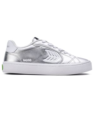 Jump into these Cariuma Salvas trainers for eco-friendly style and comfort. They feature a soft, LWG-certified leather upper with a luxurious texture, a cushioned foam insole for casual comfort and a sturdy rubber sole for traction. Embrace fashion-forward, laid-back designs with a good conscience and enhance your wardrobe with these branded skater kicks.