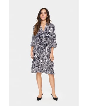 Casual fit,Knie  Fijne was 30°, niet bleken, niet in de droger drogen, Druipnat ophangen in de schaduw, koud strijken max. 110° C, Droogreiniging  100% Viscose (LENZING™ ECOVERO™)