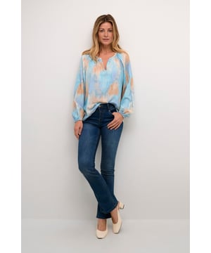 Regular fit,Hüfte Länge,Lange Ärmel  30° waschbar, Nicht bleichen, Nicht im Trockner trocknen, Tropnass aufhängen im Schatten, Kalt bügeln max. 110° C, Trockenreinigung  100% Viskose