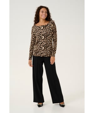 Straight fit,Heup lengte,Lange mouwen  Fijne was 30°, niet bleken, niet in de droger drogen, Druipnat ophangen in de schaduw, koud strijken max. 110° C,   95% Polyester,5% Elastaan