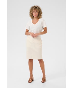Regular fit,Regular taille,Boven de knie  Fijne was 30°, niet bleken, niet in de droger drogen, Druipnat ophangen in de schaduw, warm strijken max. 150° C, Chemisch laten reinigen.  98% Katoen,2% Elastaan