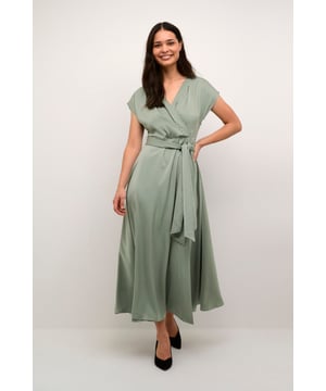 Zally,Feminine,Enkel lengte,Mouwloos  Fijne was 30°, niet bleken, niet in de droger drogen, Druipnat ophangen in de schaduw, koud strijken max. 110° C,.  100% Polyester