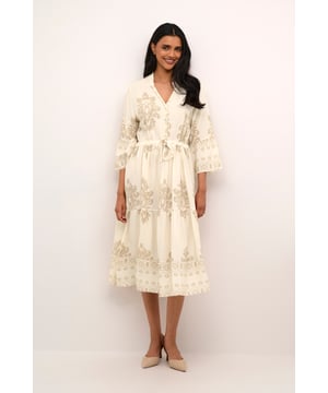 Feminine,Midi lengte,3/4 mouwen  Fijne was 30°, niet bleken, niet in de droger drogen, Druipnat ophangen in de schaduw, koud strijken max. 110° C, Droogreiniging  100% Viscose