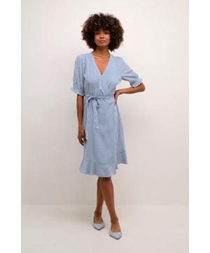 Zally,Feminine,Knie,Korte mouwen  Fijne was 30°, niet bleken, niet in de droger drogen, Druipnat ophangen in de schaduw, koud strijken max. 110° C, Droogreiniging  100% Viscose (LENZING™ ECOVERO™)